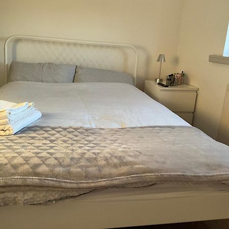 Comfy, Cosy Small Double With Wi-Fi Earley Exterior foto
