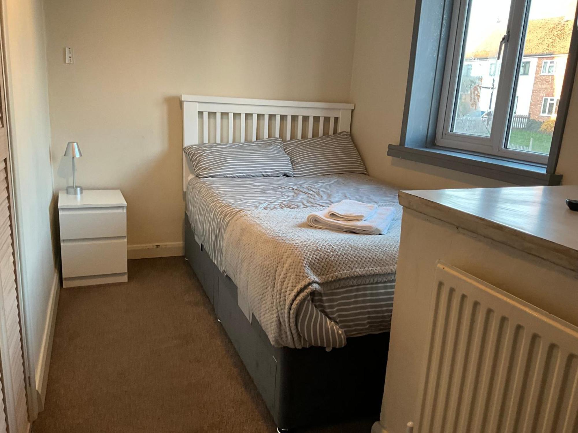 Comfy, Cosy Small Double With Wi-Fi Earley Exterior foto